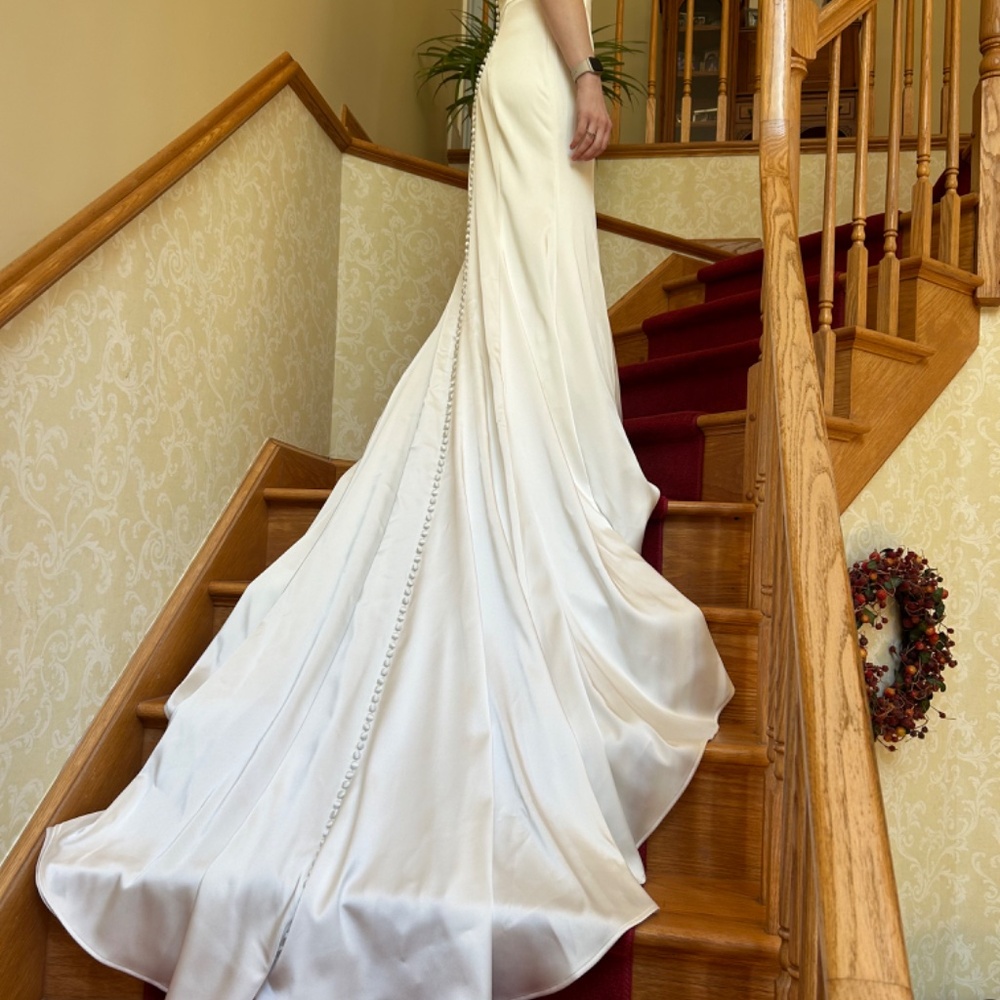 Jenny Yoo Wedding Gown NWT- Ivory Satin Size 6 - Picture 13 of 16